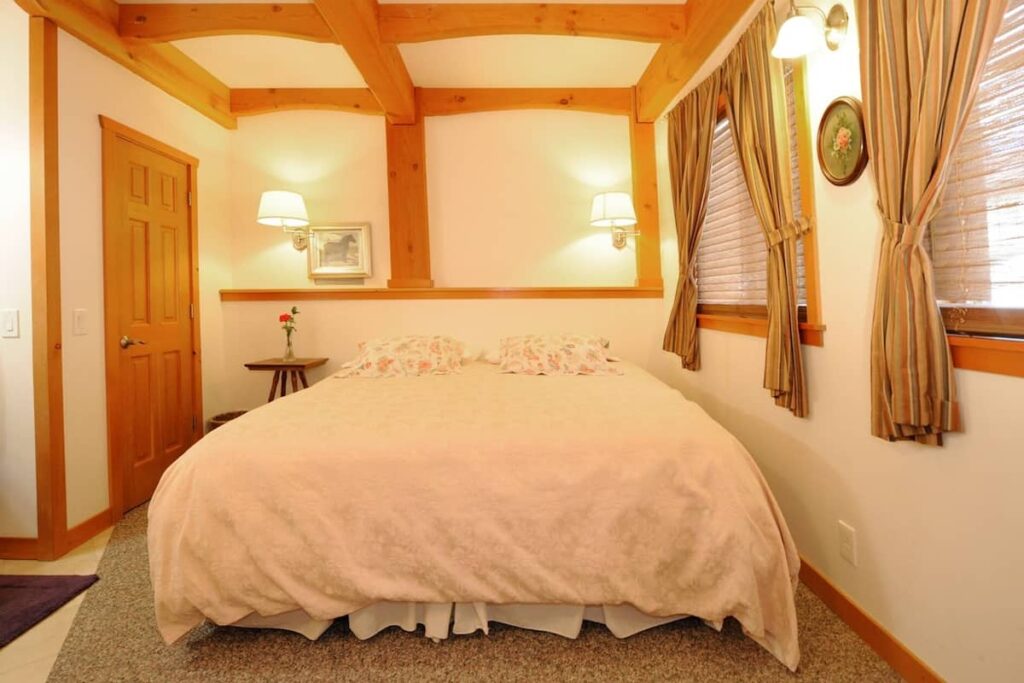 Carriage House Accommodations - Image 3