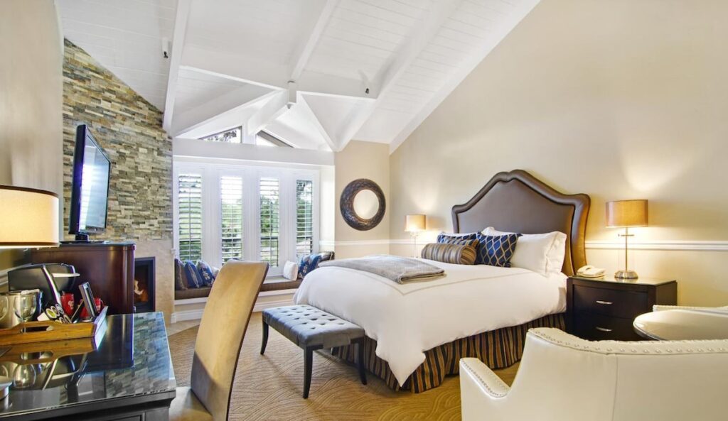 Carriage House Inn - Image 3