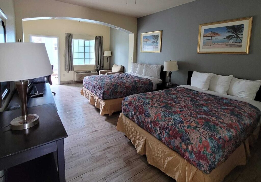 Casa Bella Hotel and Suites - Image 3