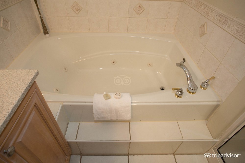 Cedar Cove Resort and Cottages - Image 1