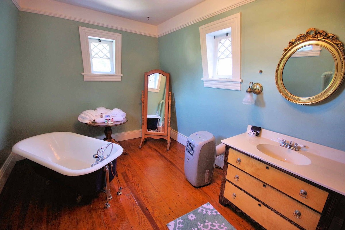 Cedar Crest Inn