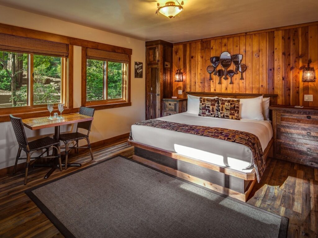 Cedar Glen Lodge - Image 3