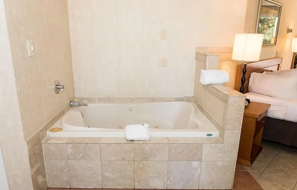 Cedar Park Whirlpool Suites - Image 1