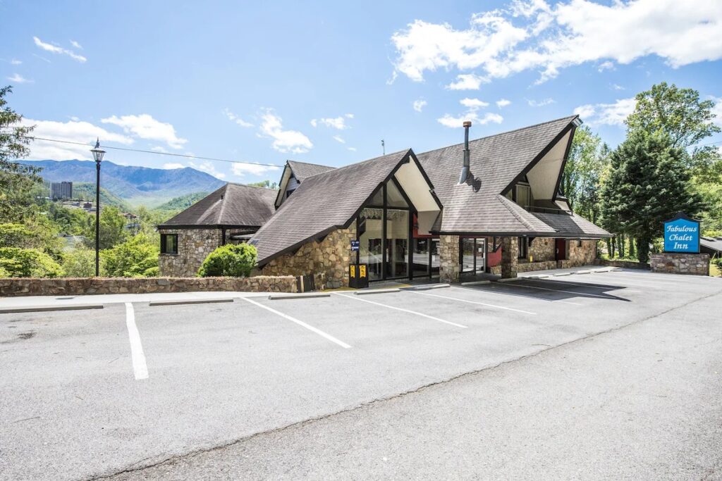 Chalet Inn - Image 3