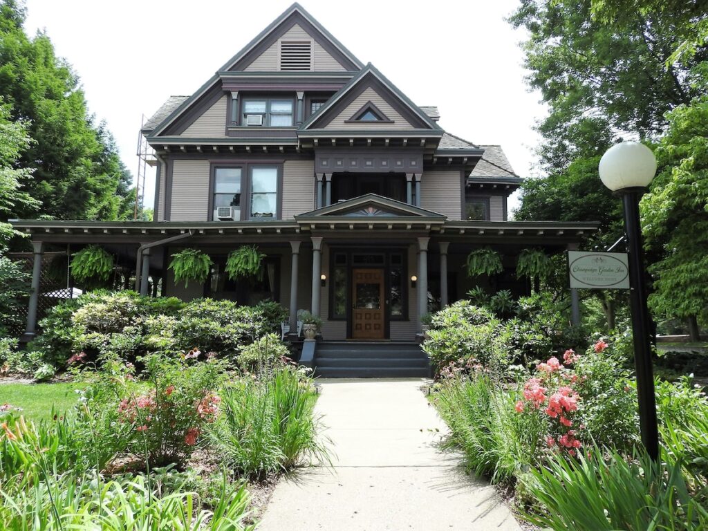 Champaign Garden Inn - Image 2