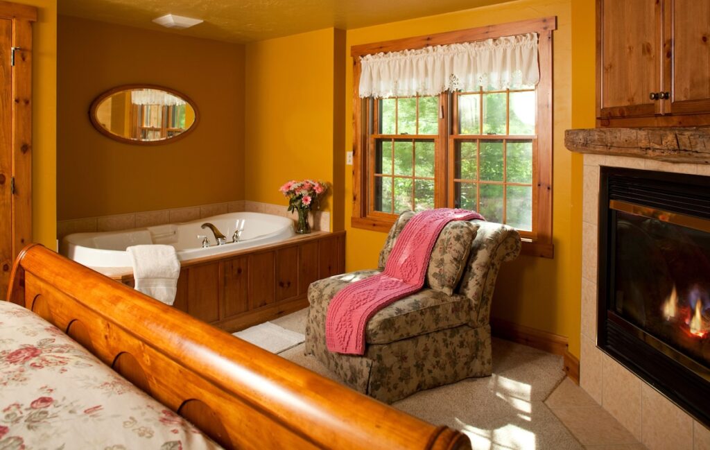 Chanticleer Cabins - Image 2