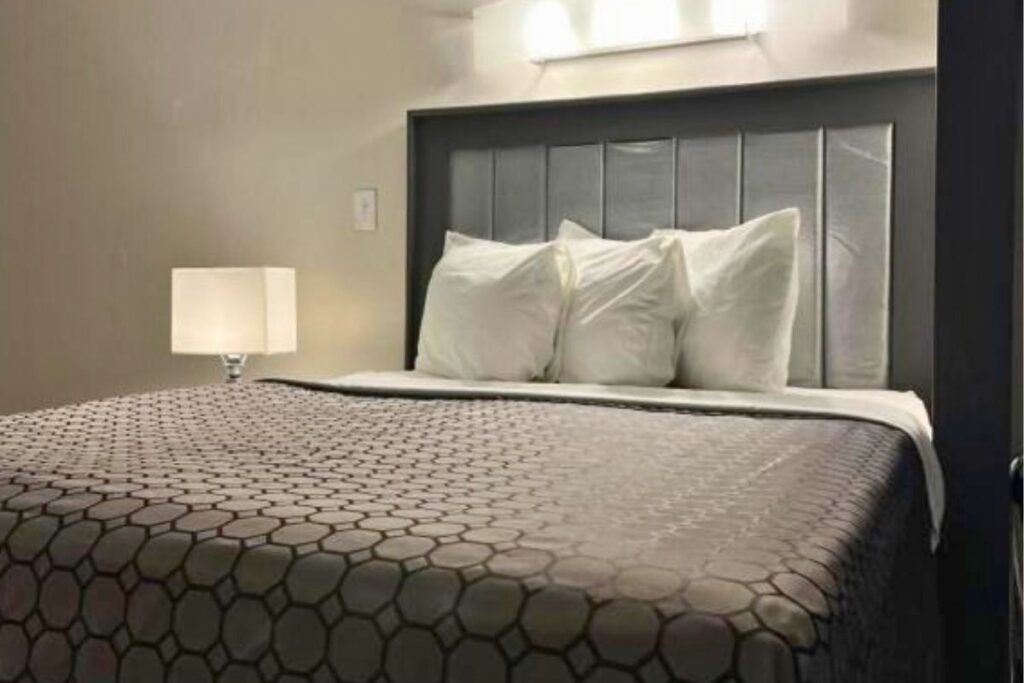 Chateau Suites - Image 2