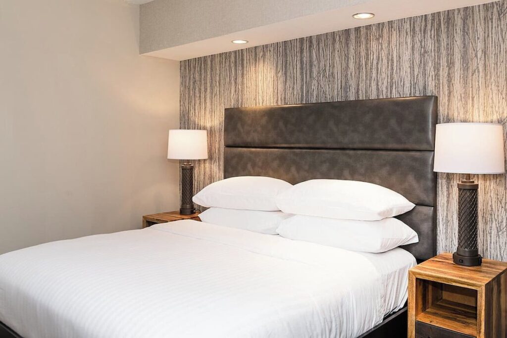 Cherry Valley Hotel - Image 4