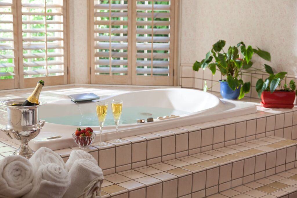 Cheshire Cat Inn & Cottages - Image 1