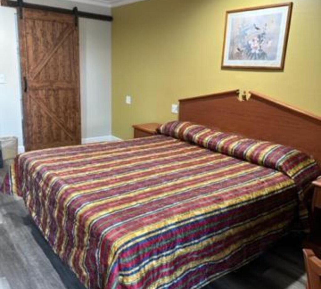 Chino Motel - Image 4