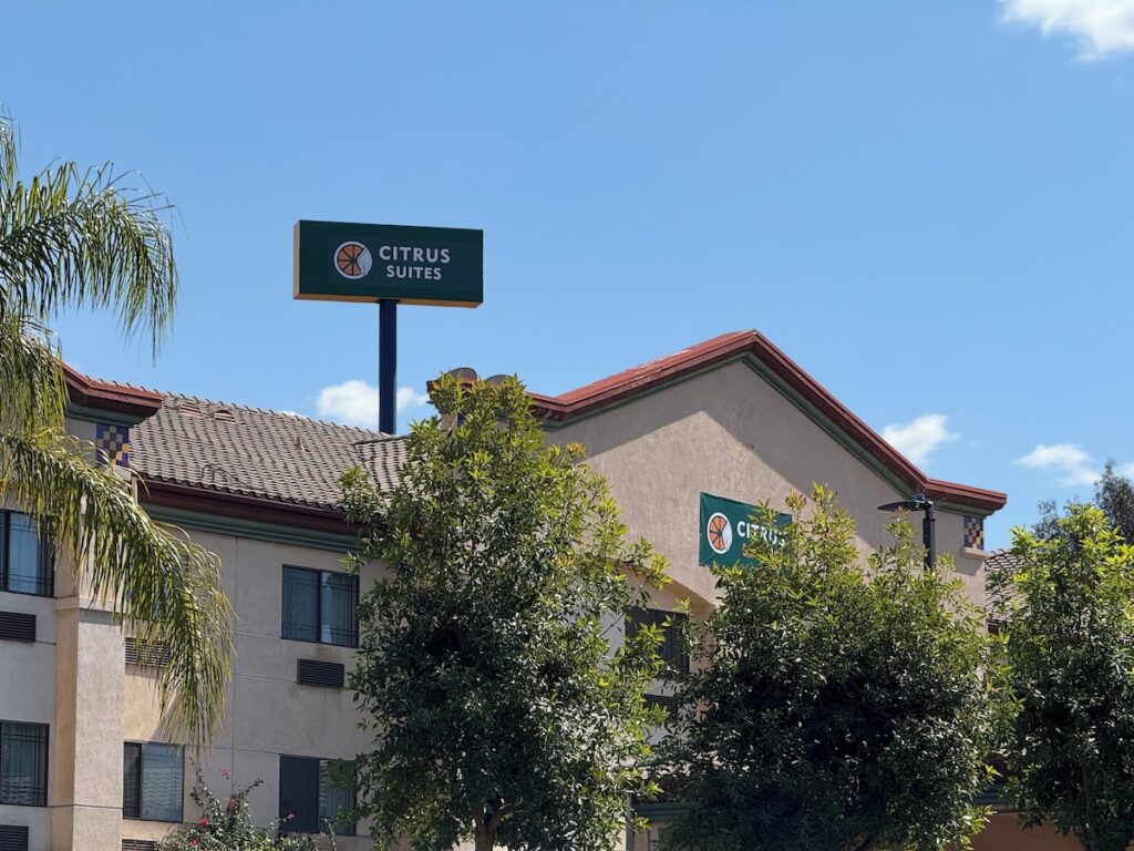 Citrus Suites Redlands Loma Linda Hotel - Image 2