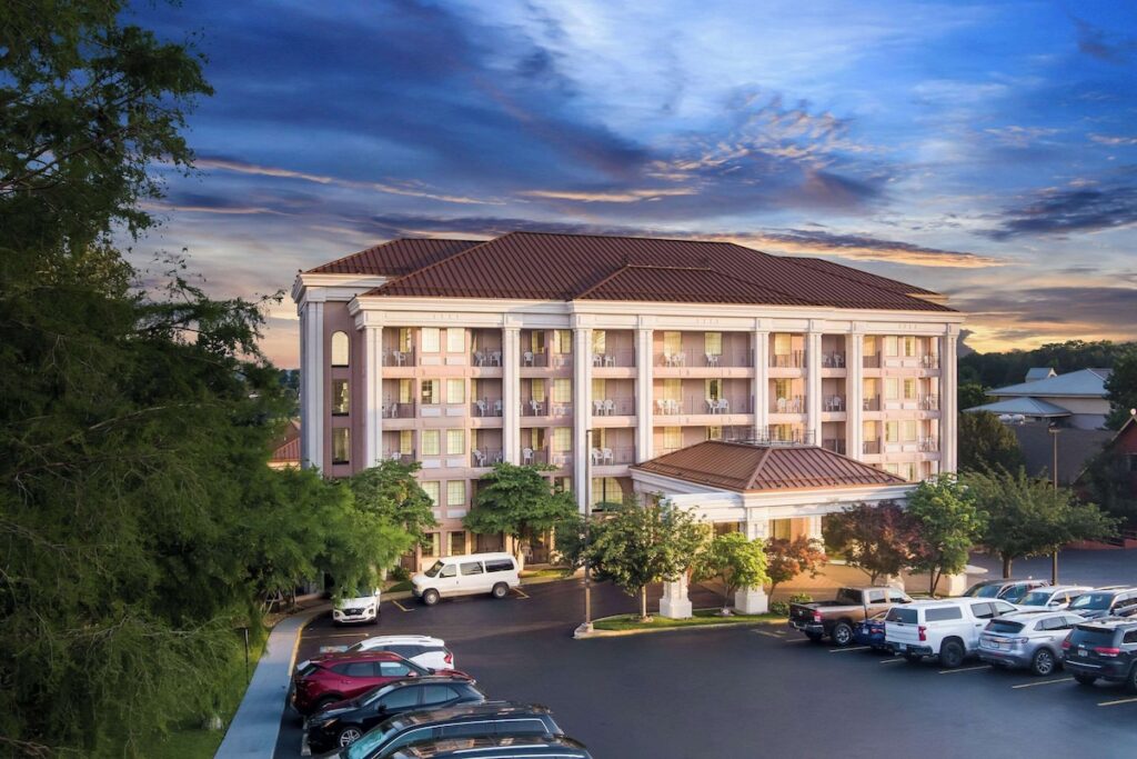 Clarion Inn Branson - Image 2