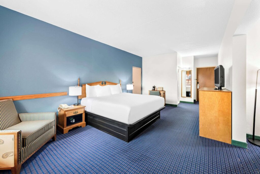 Clarion Inn Branson - Image 4