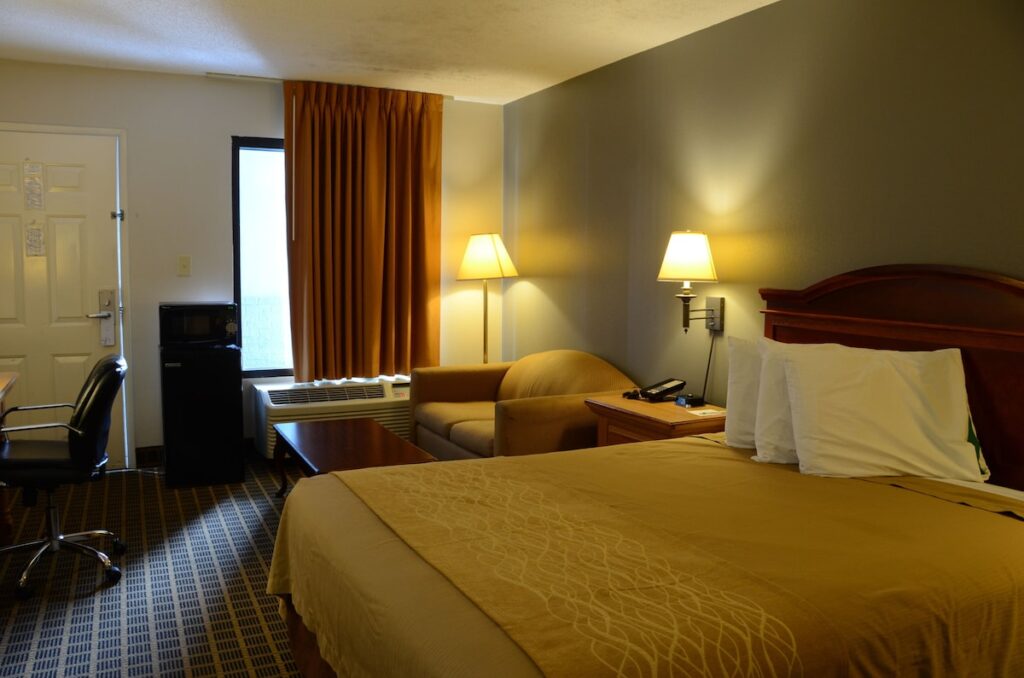 Clarksville Inn - Image 4