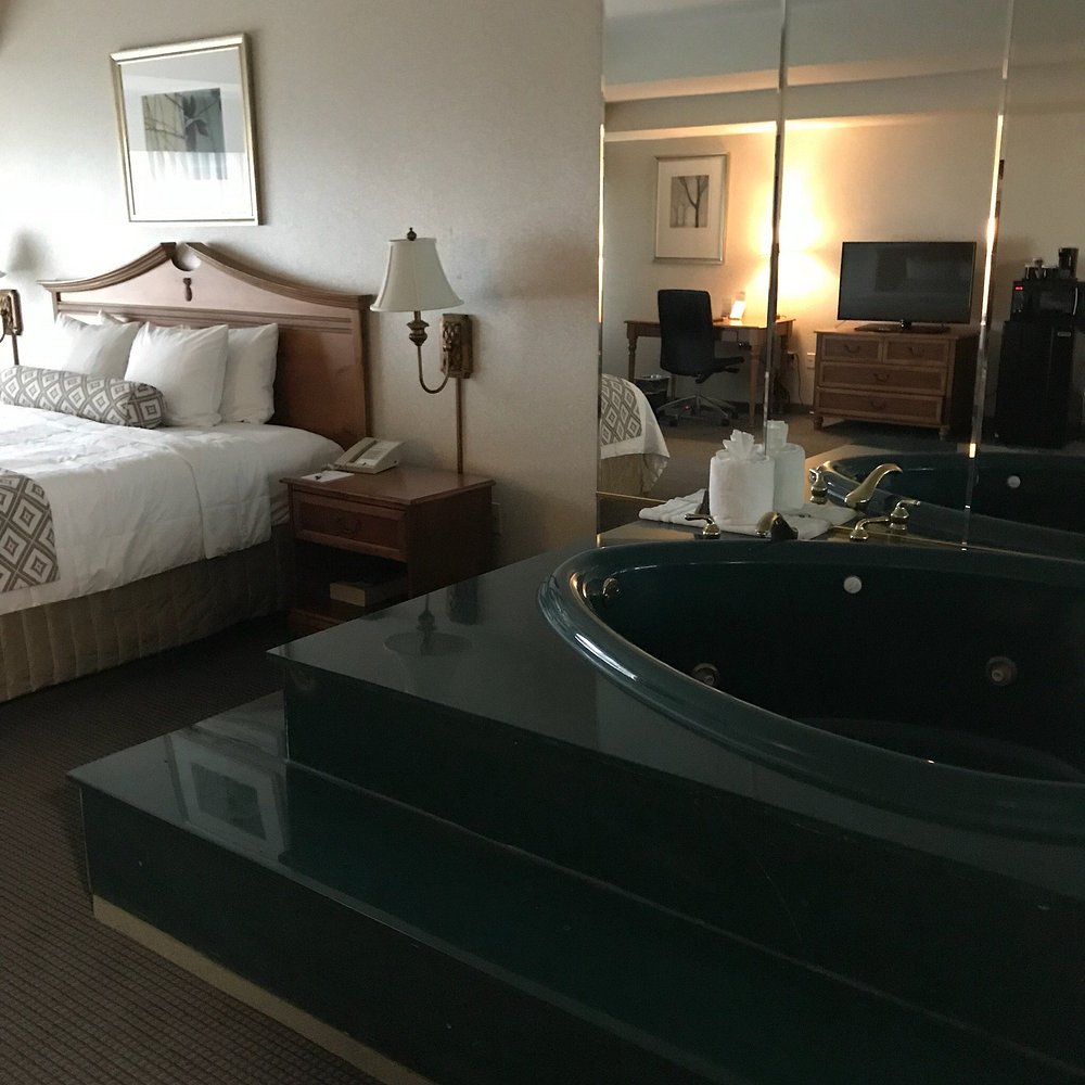 Clayton Plaza Hotel & Extended Stay - Image 1