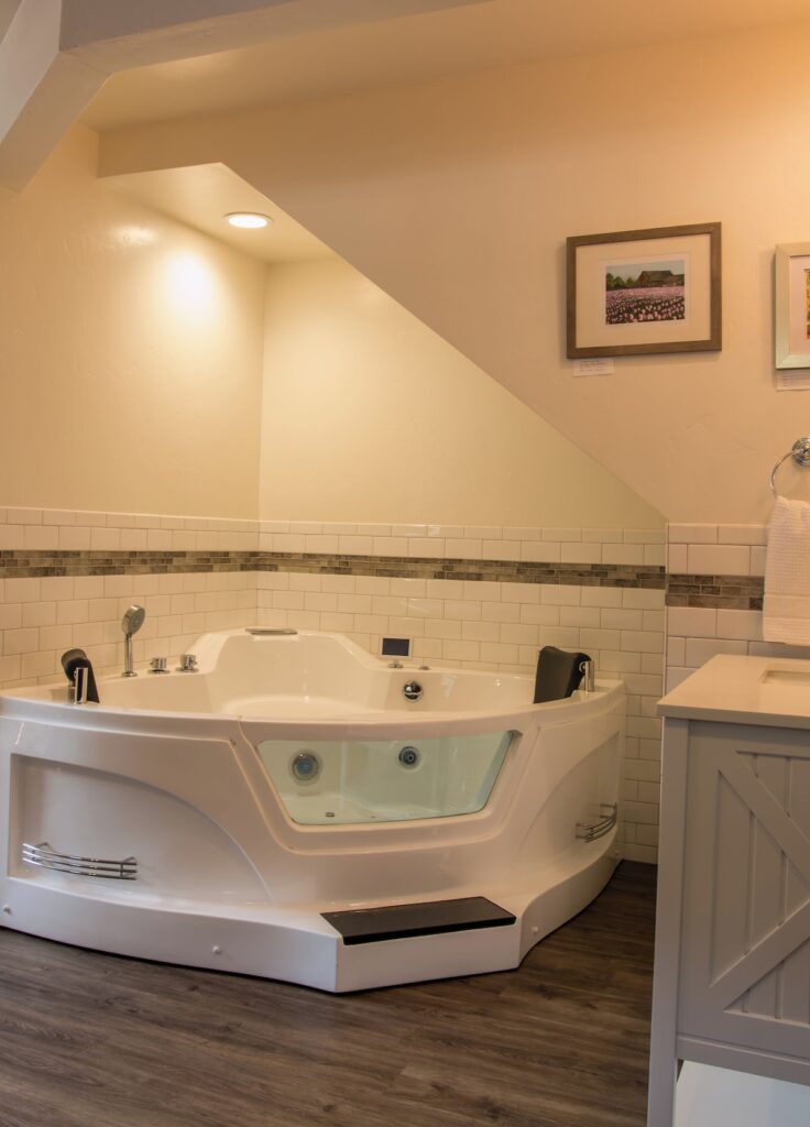 Clear Creek Inn - Image 1