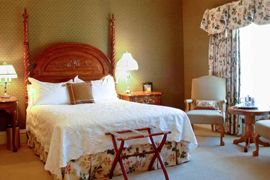 Cliff House at Pikes Peak - Image 3