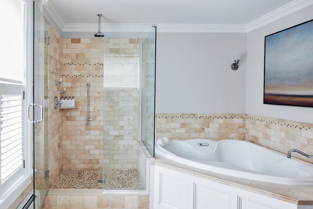 Cliffside Inn - Image 1