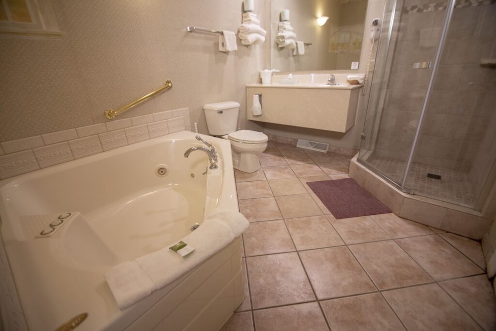 Coachlite Inn - Image 1