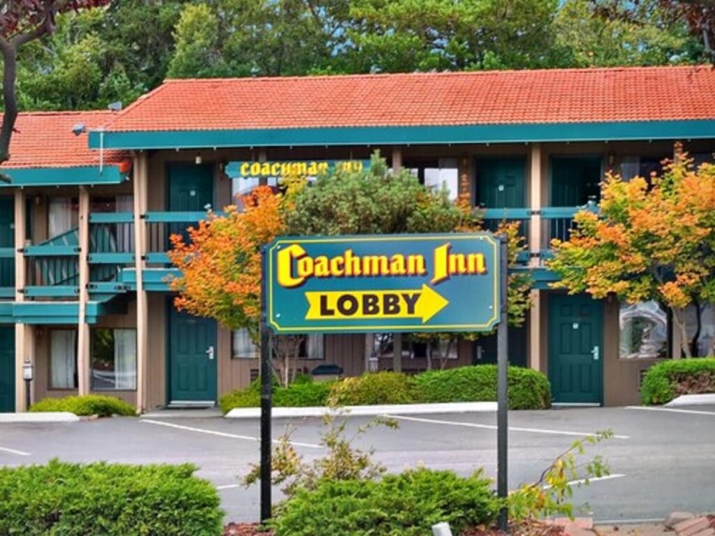 Coachman Inn & Suites - Image 4