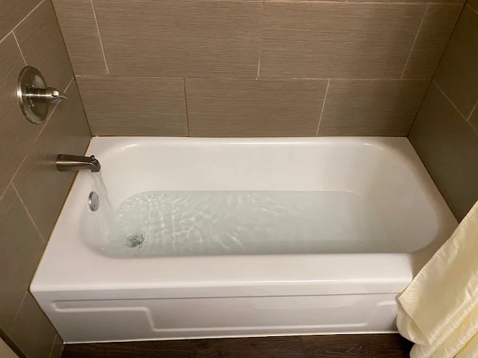 Coast Inn at Lake Hood - Image 2