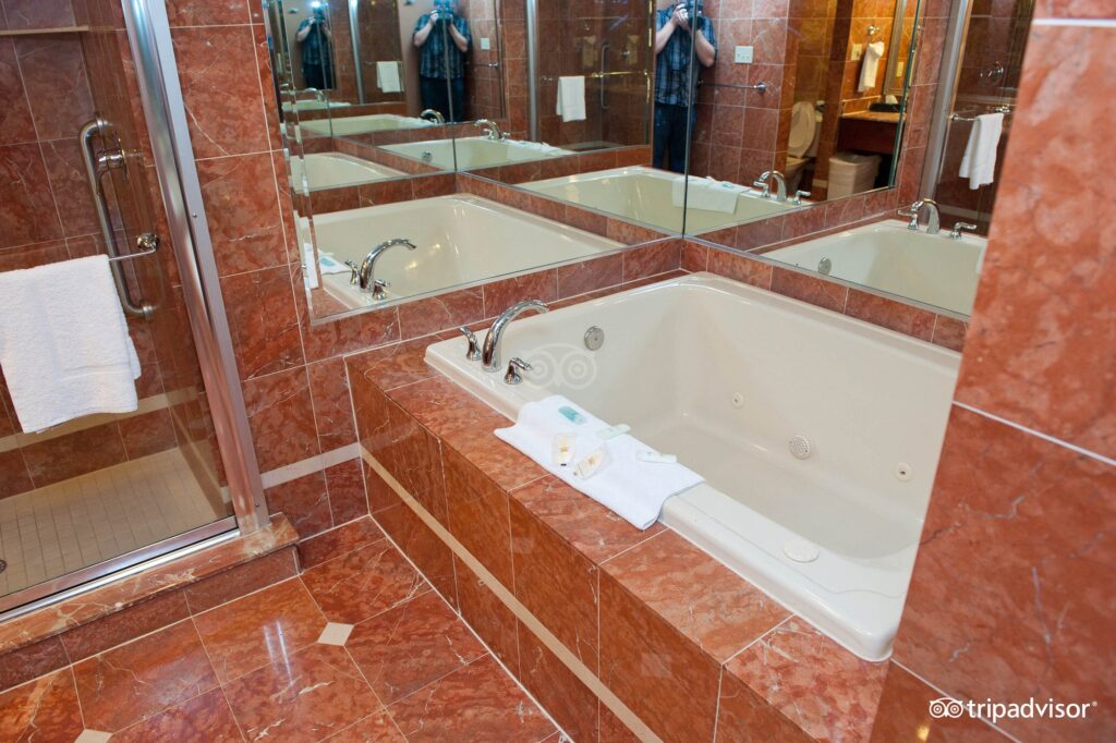 Coastal Hotel and Suites Virginia Beach Oceanfront - Image 1