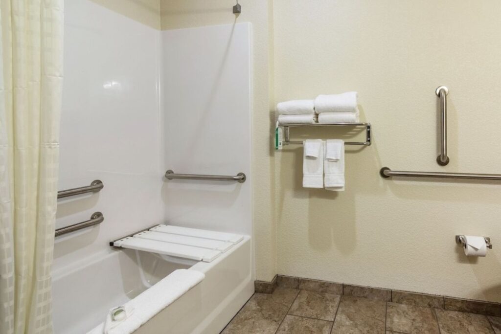 Cobblestone Hotel & Suites – Victor