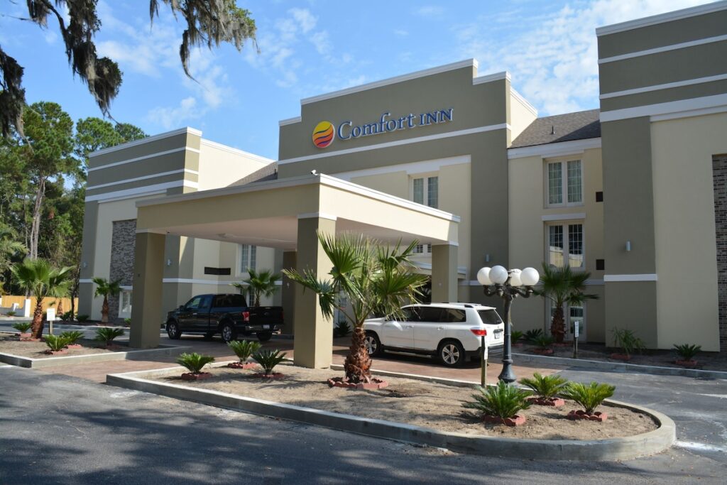Comfort Inn - Image 5