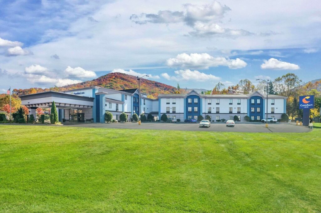 Comfort Inn Asheville East-Blue Ridge Pkwy Access - Image 5