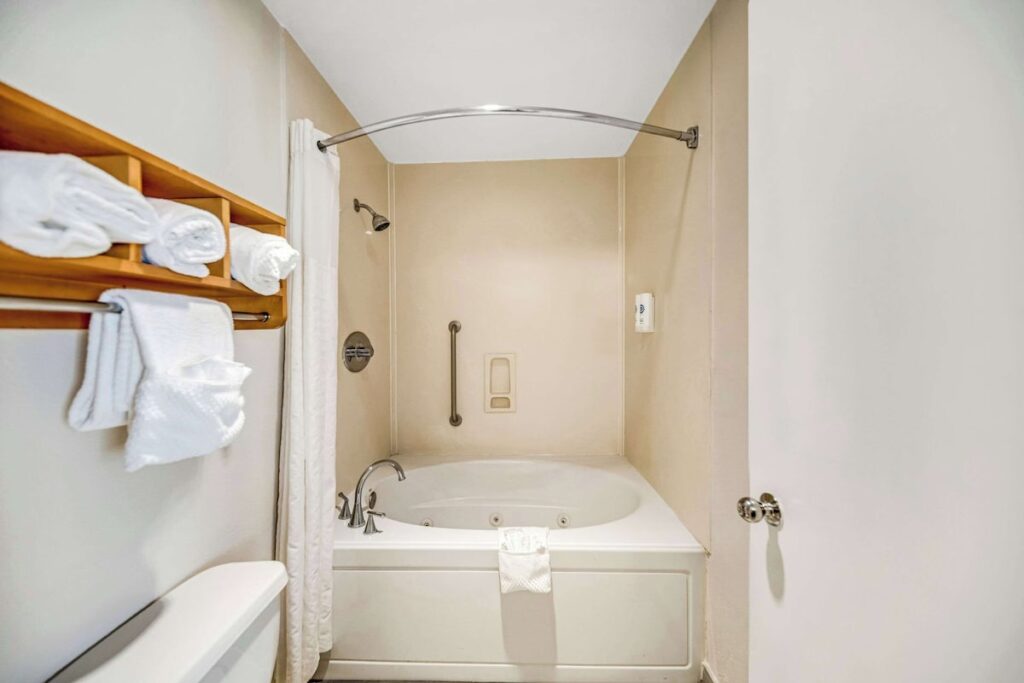 Comfort Inn Beach/Boardwalk Area - Image 2