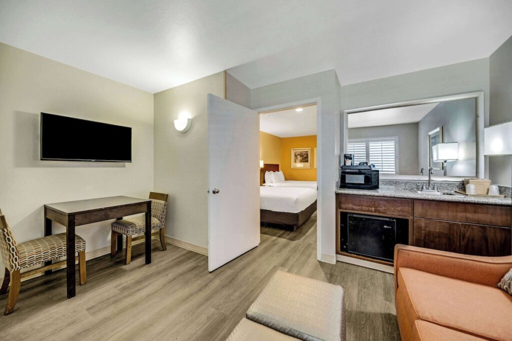 Comfort Inn Beach/Boardwalk Area - Image 3