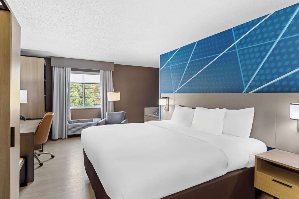 Comfort Inn - Image 3