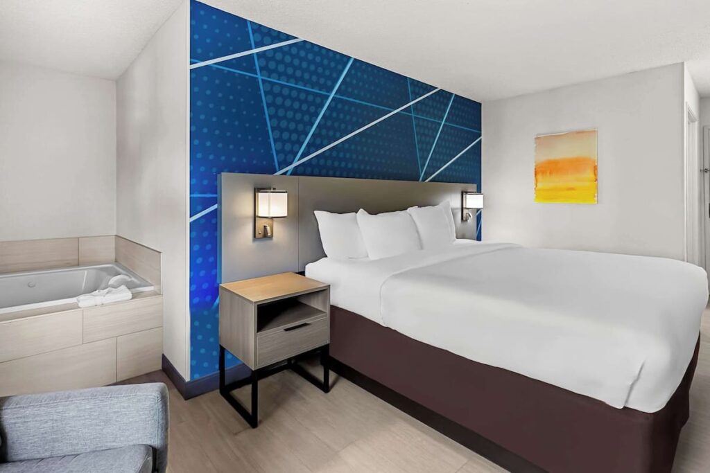 Comfort Inn - Image 4