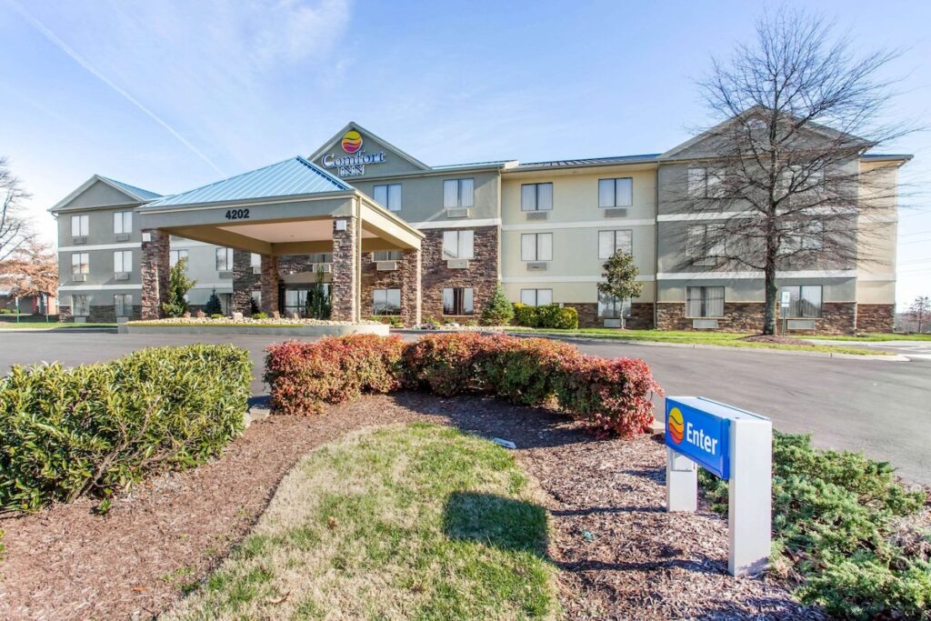 Comfort Inn Franklin Highway 96 - Image 2