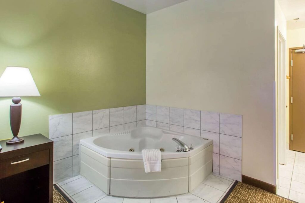 Comfort Inn Franklin Highway 96 - Image 1