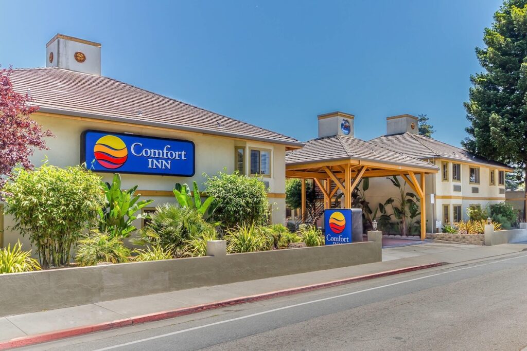 Comfort Inn Santa Cruz - Image 5