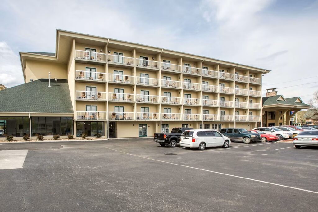 Comfort Inn & Suites At Dollywood Lane - Image 3