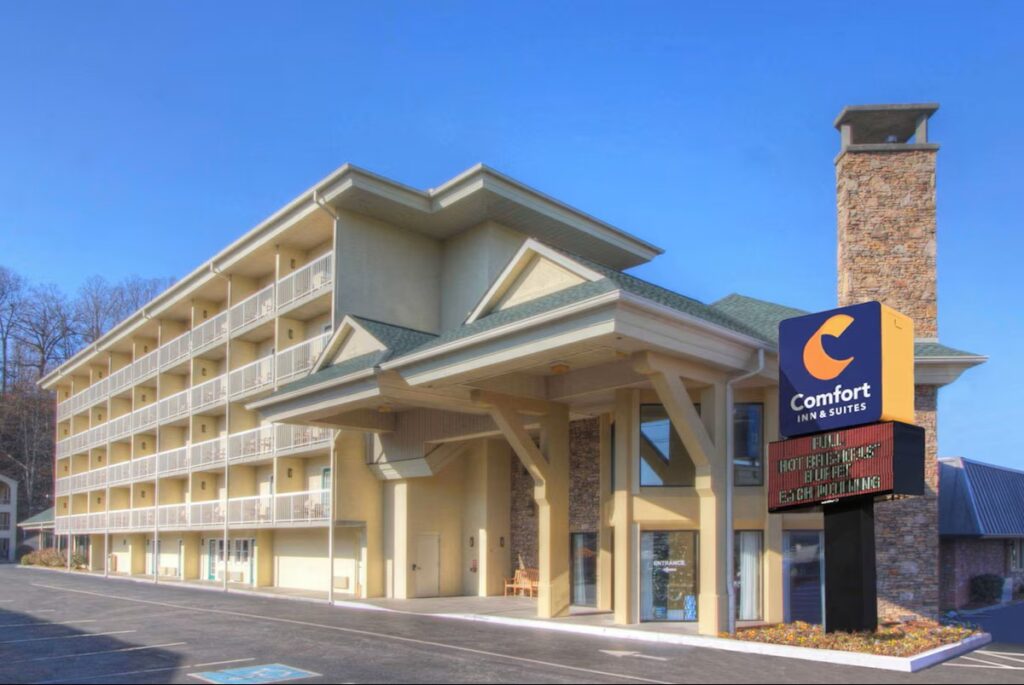 Comfort Inn & Suites At Dollywood Lane - Image 2