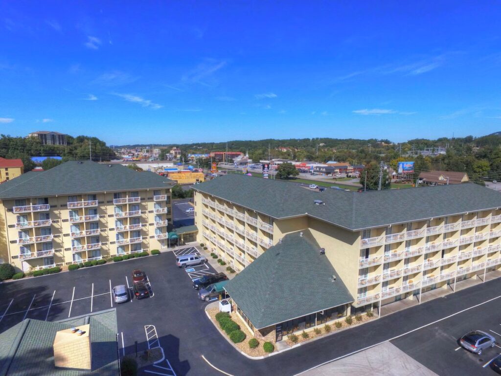 Comfort Inn & Suites At Dollywood Lane - Image 4