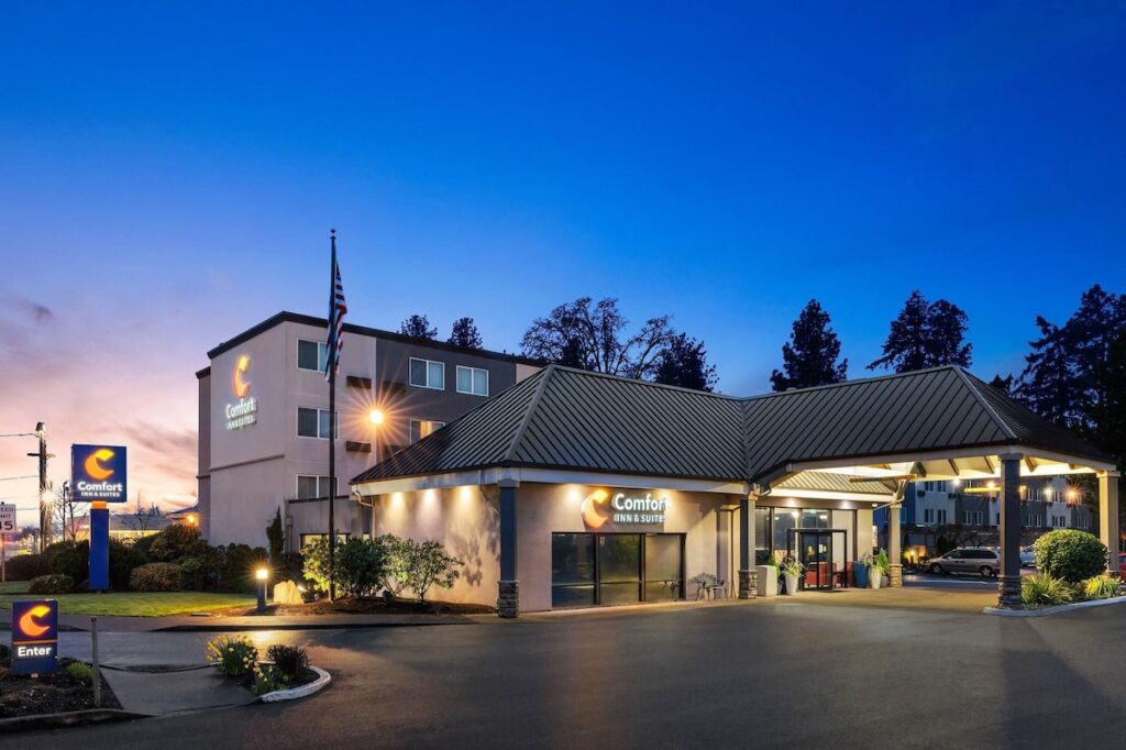 Comfort Inn & Suites Beaverton – Portland West - Image 5