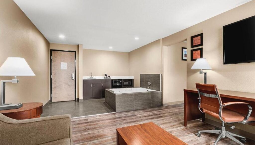 Comfort Inn & Suites Beaverton – Portland West - Image 3