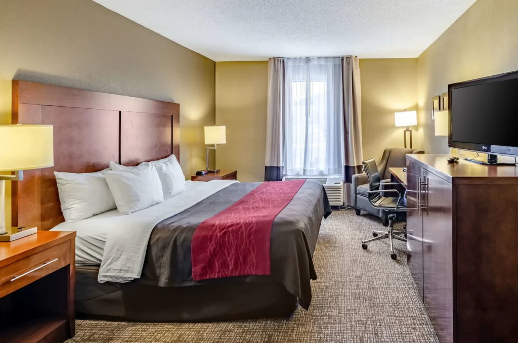 Comfort Inn & Suites Christiansburg I-81 - Image 3