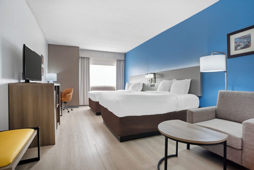 Comfort Inn & Suites Crystal Inn Sportsplex - Image 3