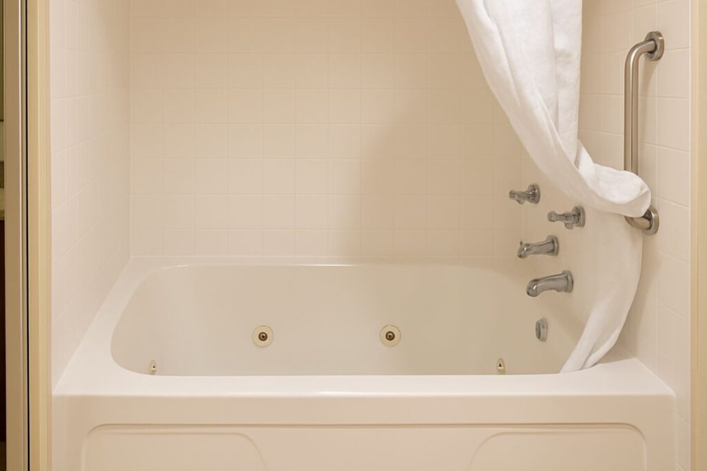 Comfort Inn & Suites - Image 1