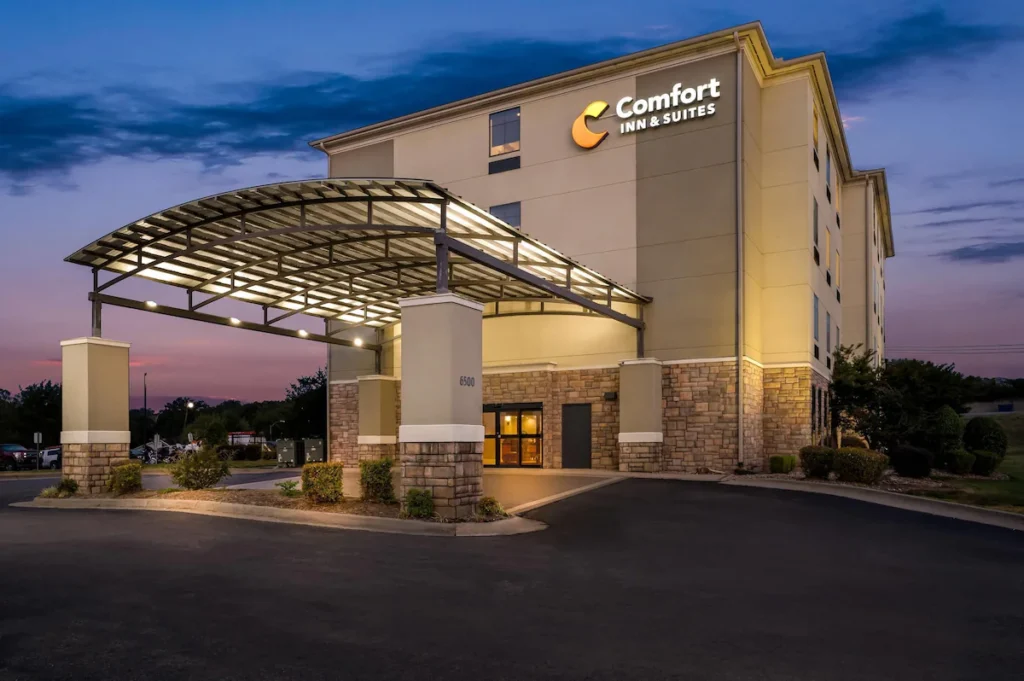 Comfort Inn & Suites Fort Smith I-540 - Image 2