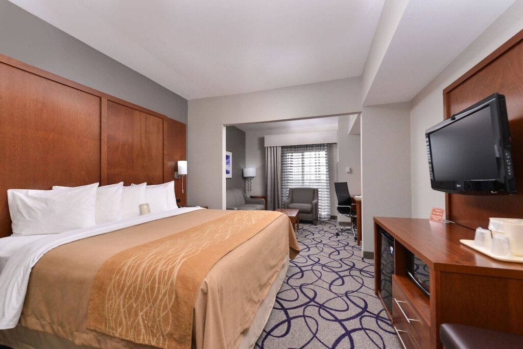 Comfort Inn & Suites Frisco – Plano - Image 3