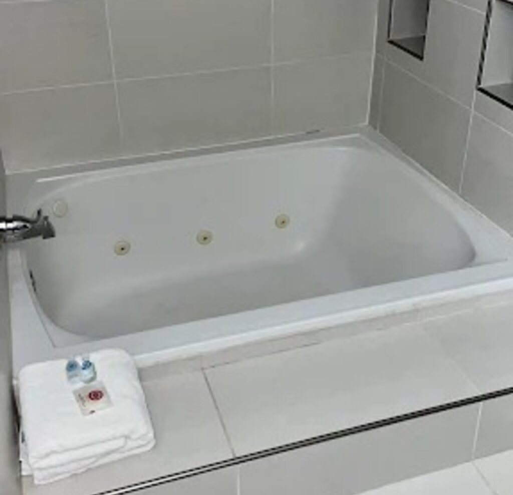 Comfort Inn & Suites Frisco – Plano - Image 1