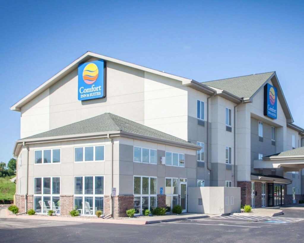 Comfort Inn & Suites Harrisonville - Image 4