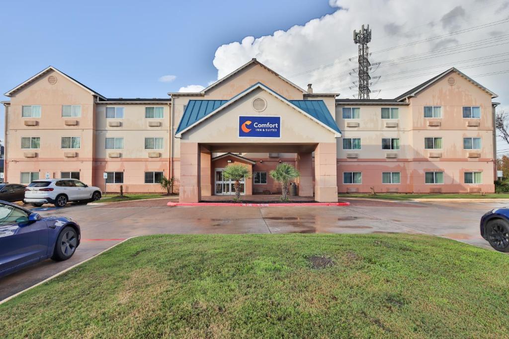Comfort Inn & Suites Houston North – Spring - Image 2