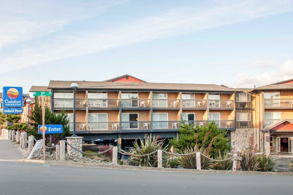 Comfort Inn & Suites Lincoln City - Image 4
